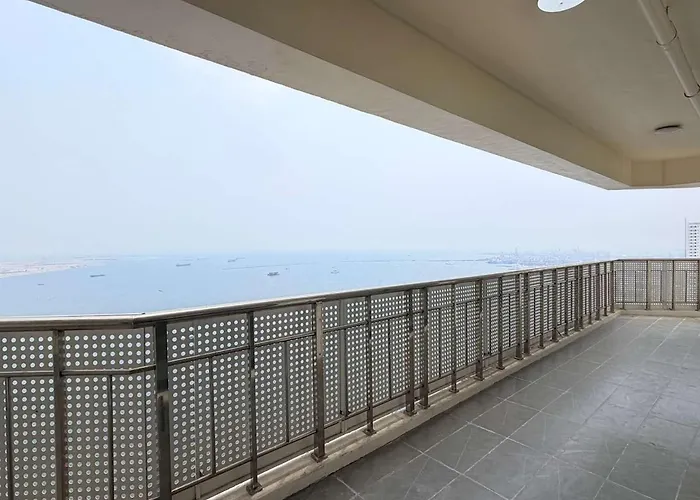 Large With Scenetic View *